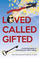 LOVED, CALLED, GIFTED (LIGERAS MARCAS EN BORDES DE CUBIERTA)