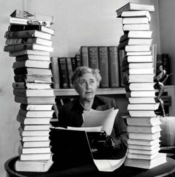 AGATHA CHRISTIE